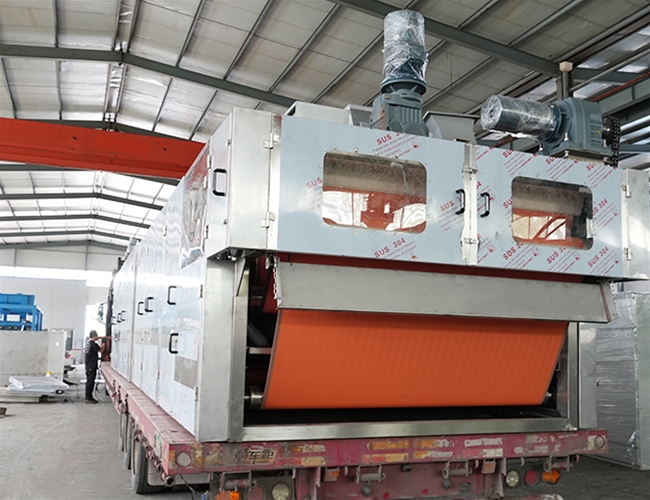 啟程！一體式污泥深度脫水機(jī)，發(fā)往內(nèi)蒙古客戶(hù)使用現(xiàn)場(chǎng)